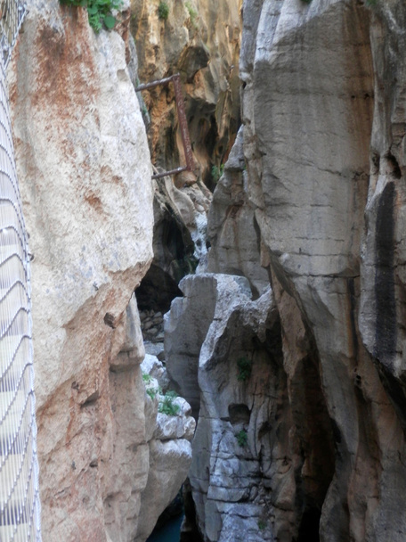 Скала в ущелье в Эль-Фаллуре
 - Фото, изображение
