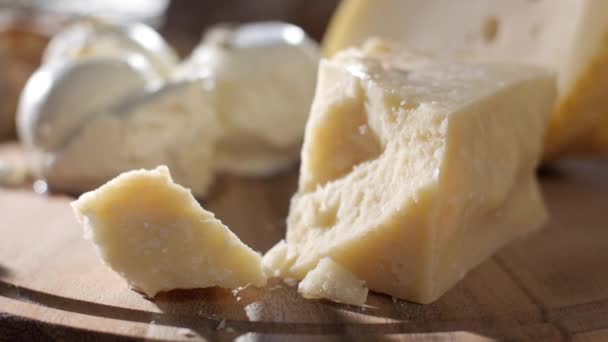 Hard and soft cheese set - Metraje, vídeo