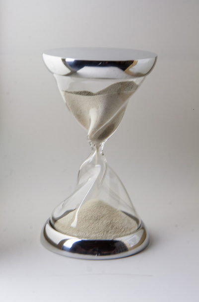 песочные часы и сталь
 - Фото, изображение