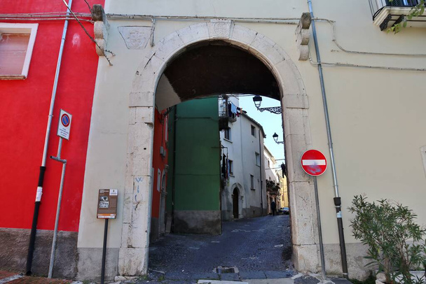Campobasso, Molise, Itálie 9. listopadu 2023: Záblesk historického centra z uliček - Fotografie, Obrázek