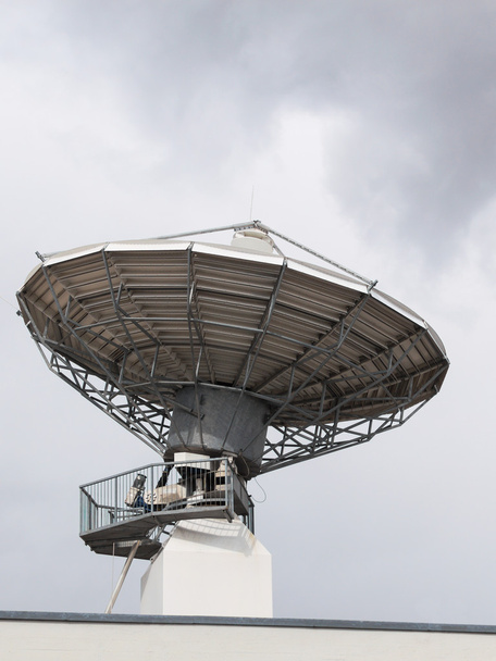 Parabolická satelitní radarové antény jídlo pro rádio televize tra - Fotografie, Obrázek