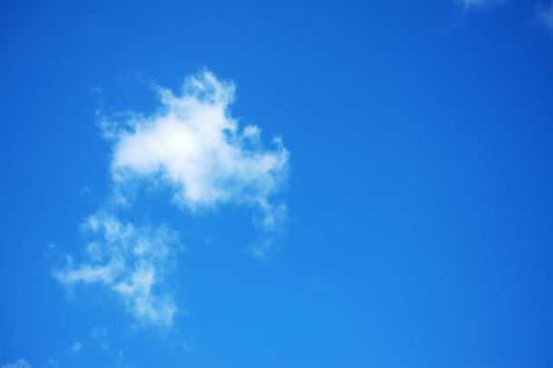 nuages blancs en Sardaigne
 - Photo, image