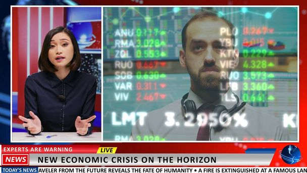 Nachrichtensprecher warnt vor einer neuen Wirtschaftskrise, in der die Aktienkurse fallen und die Menschen Geld verlieren. Aktuelle Nachrichten über das Desaster an den Finanzmärkten, internationale TV-Schlagzeilen. - Foto, Bild