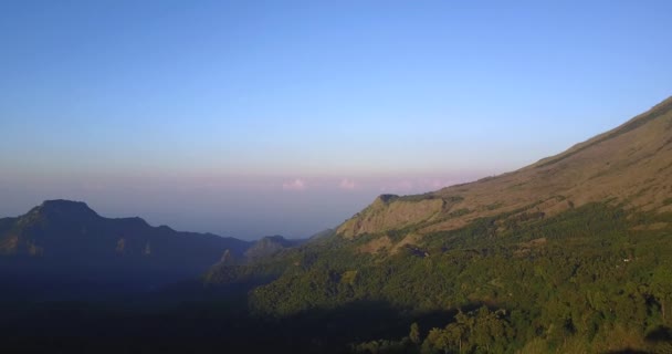 Doğu Nusa Tenggara, Endonezya 'daki Bena Geleneksel Köyü' nün Sabah Görüş Alanı.  - Video, Çekim