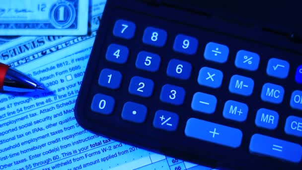 Налоговые документы, калькулятор и деньги
 - Кадры, видео
