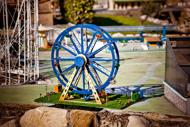 Miniaturmodell eines Riesenrads - Foto, Bild