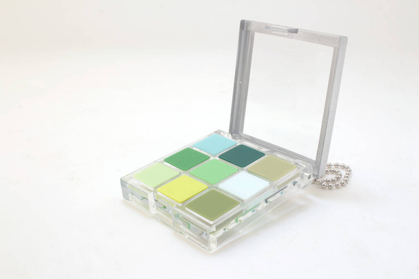 the Various eyeshadows in plastic box isolated - Foto, Imagen