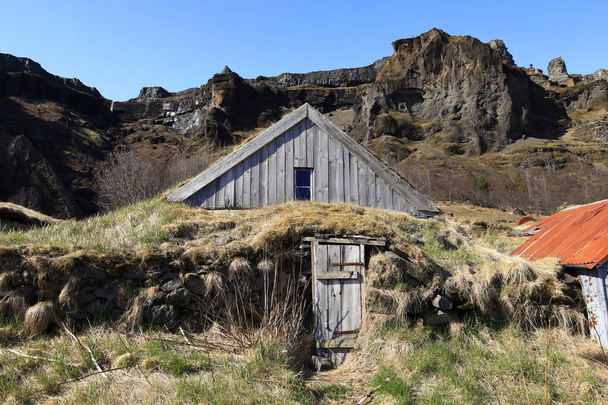 Kalfafell egy falu Délkelet-Izlandon, a Vatnajokull gleccser közelében. - Fotó, kép