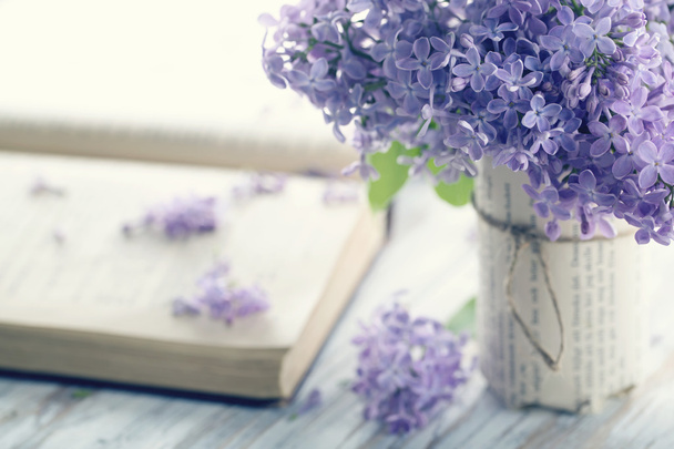 Bouquet di fiori di primavera lilla viola
 - Foto, immagini