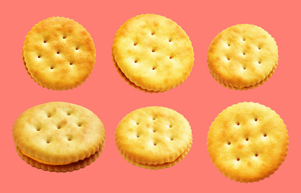 Bolachas redondas isoladas ou biscoitos, biscoitos de manteiga com caminho de recorte, sem sombra em fundo rosa - Foto, Imagem