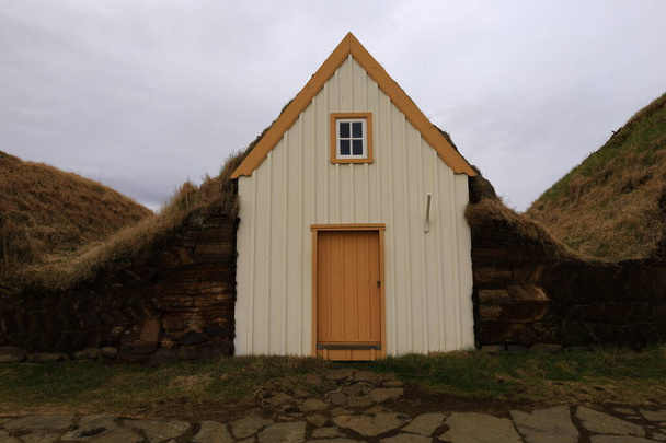  Κατά μήκος του δρόμου 75 είναι η Glaumbaer Farm, μετατραπεί σε ένα μουσείο, το Λαογραφικό Μουσείο Skagafjrur, που βρίσκεται στη βόρεια Ισλανδία - Φωτογραφία, εικόνα