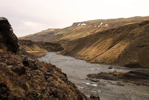 Άποψη ενός βουνού στην περιοχή Vesturland της Ισλανδίας - Φωτογραφία, εικόνα