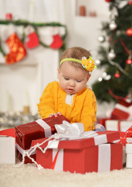 Baby girl with Christmas gifts - Foto, Imagem