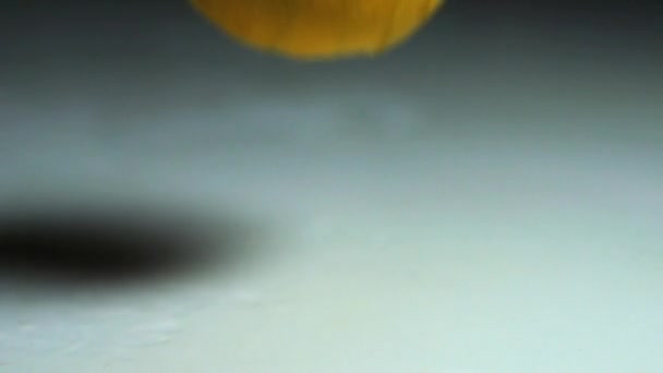 Lemon falling on water - Footage, Video