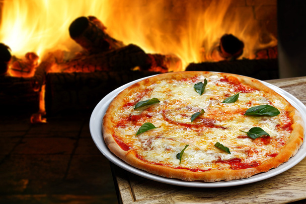 Fresh and tasty italian pizza - Valokuva, kuva