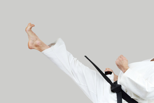 Мей Джері це робимо спортсмена в karategi - Фото, зображення
