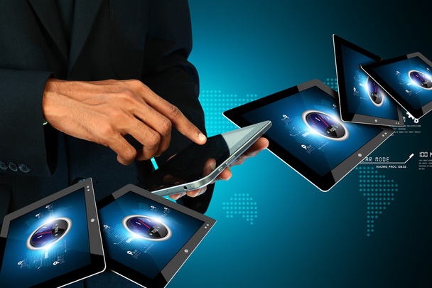 Mains montre icônes compteur de vitesse dans les tablettes numériques
 - Photo, image