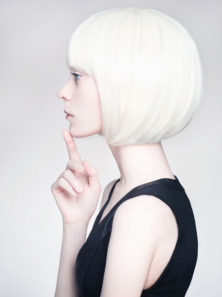 blond young woman. bob hairstyle girl - Foto, imagen