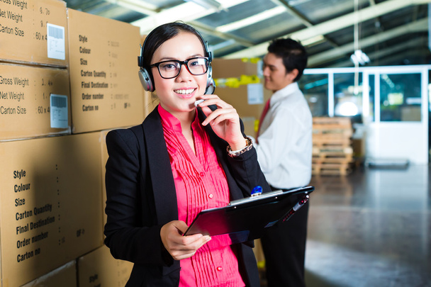 Customer Service in a warehouse - Photo, Image