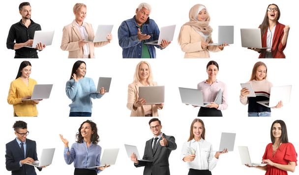Grupo de personas con ordenadores portátiles modernos sobre fondo blanco - Foto, imagen
