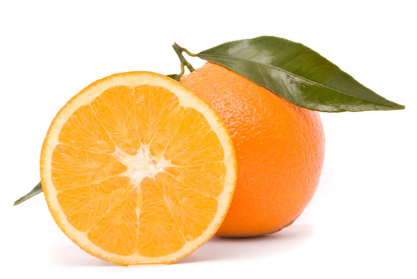 Succosa arancia isolata su uno sfondo bianco
. - Foto, immagini
