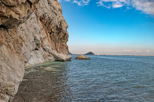 akyarlar strand pulykában gyönyörű sziklamászás - Fotó, kép