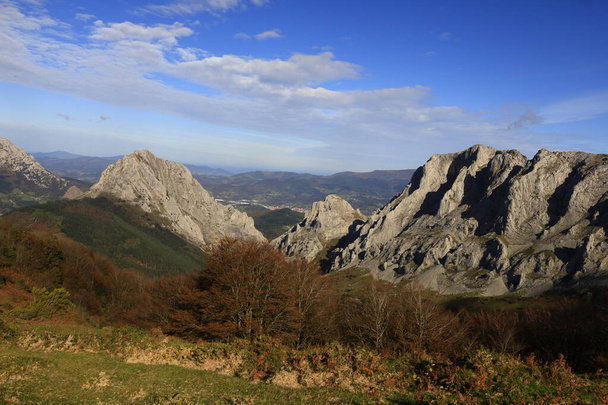 Přírodní park Urkiola je chráněná oblast nacházející se v jihovýchodním rohu Biskaje a lávy v severní Baskicku, Španělsko - Fotografie, Obrázek