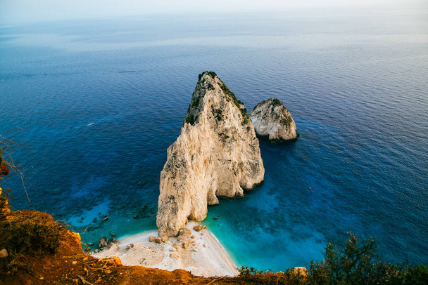 miradouro de Keri e as famosas rochas de Mizithres com mar azul-turquesa na ilha de Zakynthos Grécia - Foto, Imagem