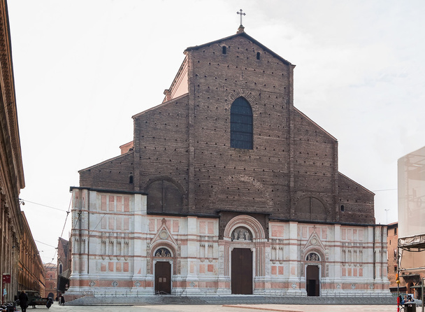 サンペトロニオ大聖堂、ボローニャ - 写真・画像