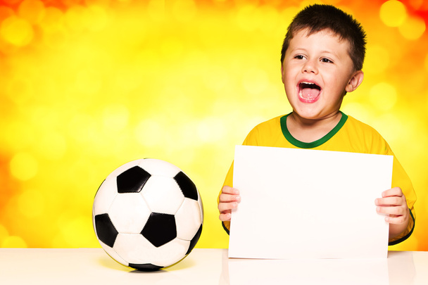 Çocuk topu ve Brezilya Milli futbol forması - Fotoğraf, Görsel