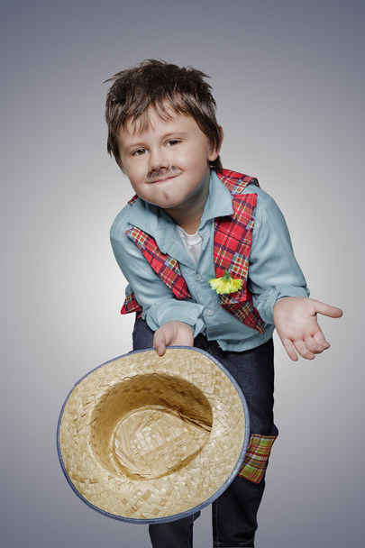 Menino pequeno com barba e chapéu desenhados
 - Foto, Imagem