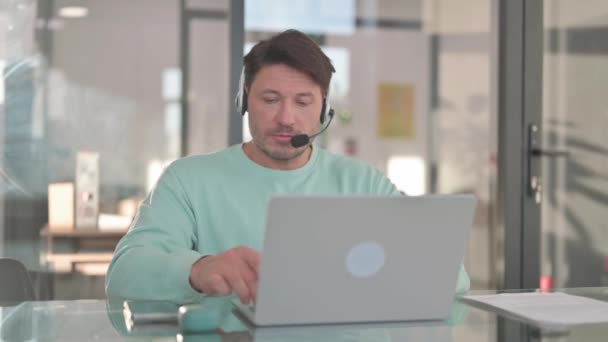 Call Center Munkavállaló headset Dolgozik Office - Felvétel, videó