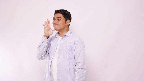 Uomo asiatico che usa il linguaggio dei segni con mano. imparare la lingua dei segni a mano. ASL Lingua dei segni americana - Foto, immagini