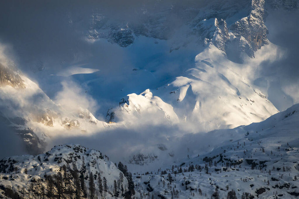 Neve primaverile sul Monte Canin e Montasio - Foto, immagini