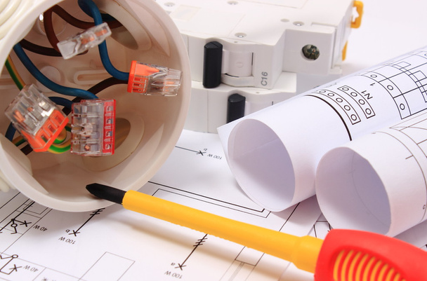 Stromkasten, Diagramme und elektrische Sicherung auf Bauzeichnung - Foto, Bild