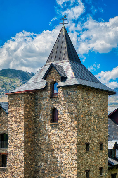 Formigal on vuoristosola, joka kuuluu Sallent de Gllegon kuntaan Alto Gllegossa, Huescan maakunnassa, Aragonissa - Valokuva, kuva