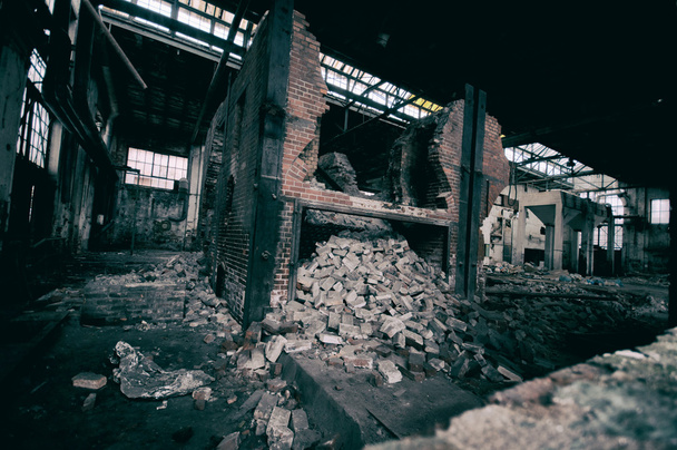 ερείπια των μολυσμένων βιομηχανικών εργοστασίων - Φωτογραφία, εικόνα