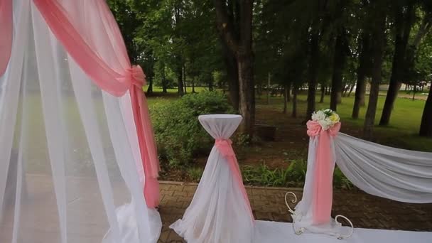 花でカラフルな結婚式のアーチ - 映像、動画