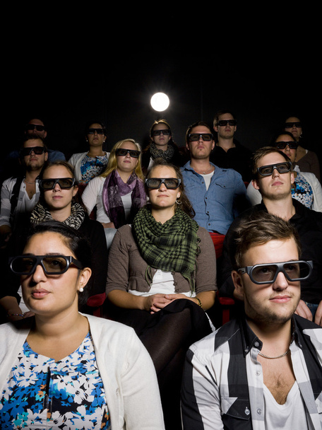 носити 3d окуляри в кінотеатрі
 - Фото, зображення