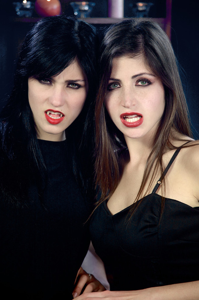 Duas mulheres vampiros
 - Foto, Imagem