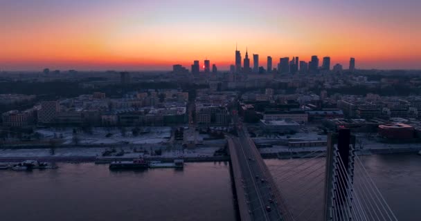 Imágenes aéreas de Varsovia, Polonia en invierno - Metraje, vídeo