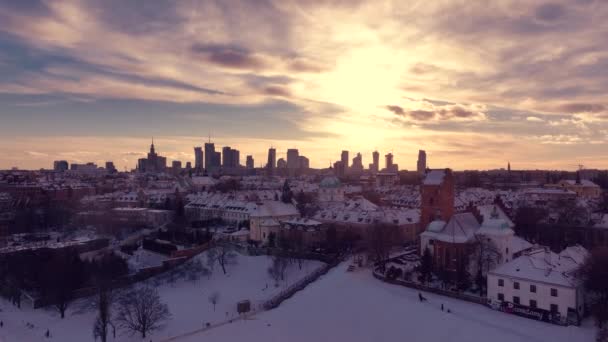 冬のポーランドのワルシャワの航空写真 - 映像、動画