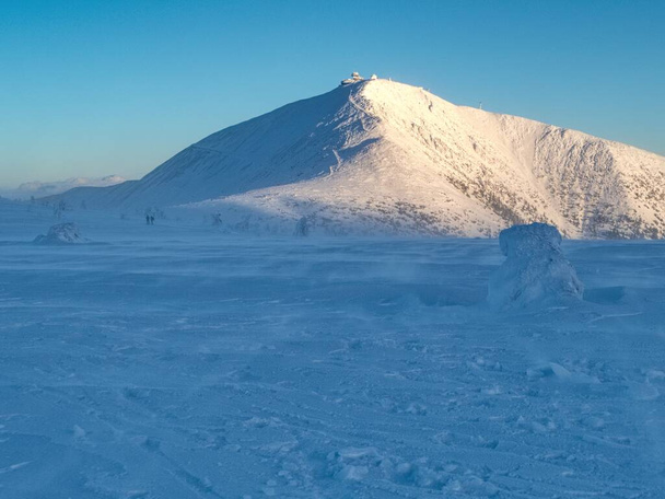 Schönes Riesengebirge in der Tschechischen Republik im Winter mit Schnee - Foto, Bild