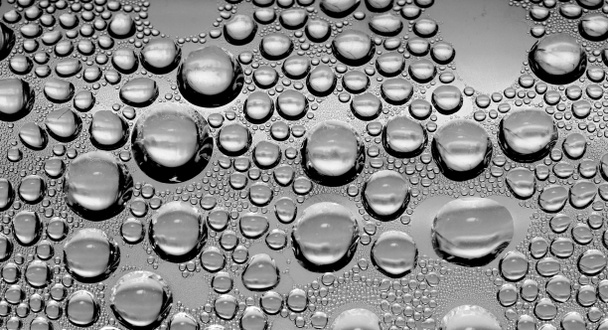 Vidro com gotas de água
 - Foto, Imagem