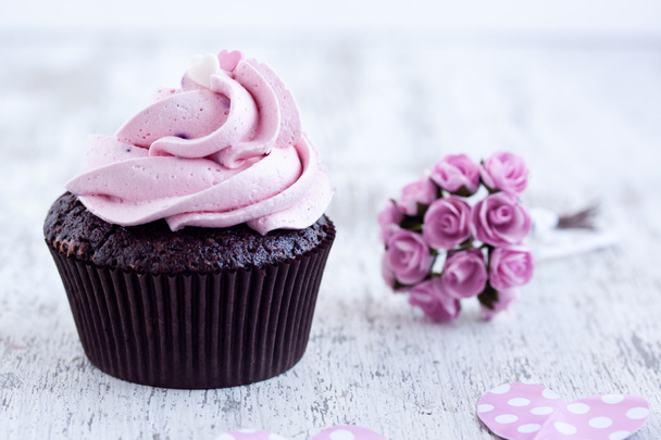 Pink chocolate cupcake - Foto, imagen