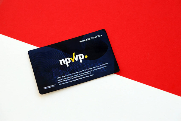 Indonesia NPWP nueva tarjeta de identificación de impuestos Número originalmente llamado Nomor Wajib Pajak. Utilizado para realizar transacciones relacionadas con la tributación de los contribuyentes indonesios. - Foto, imagen