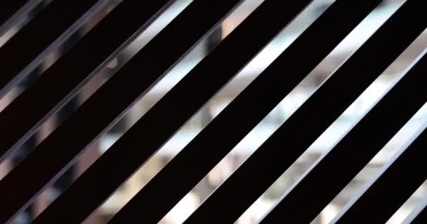 Geometrie dřevěné žaluzie světlo prostřednictvím okna koncepce - Záběry, video