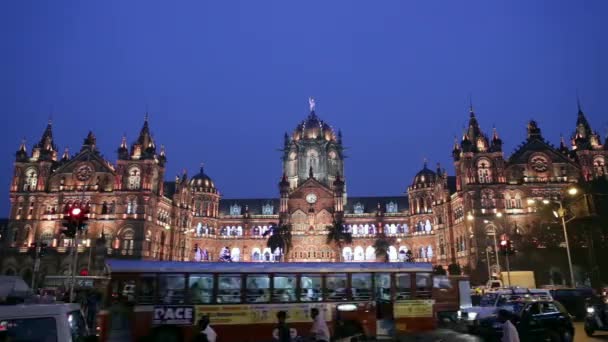 Nda Shivaji Terminus (Cst) eski bir UNESCO Dünya Miras Listesi ve merkez demiryolu Merkezi hizmet veren tarihi tren istasyonu Victoria Terminus Mumbai, Hindistan olduğunu. - Video, Çekim