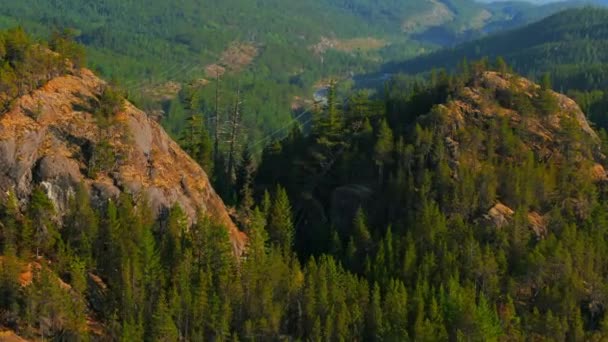 Вид з повітря на гірський ландшафт Канади. Поблизу Ванкувера, Британська Колумбія, Канада. фон природи. - Кадри, відео