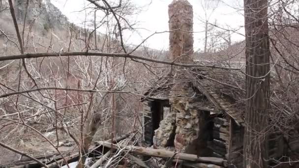 Old burned house - Video, Çekim